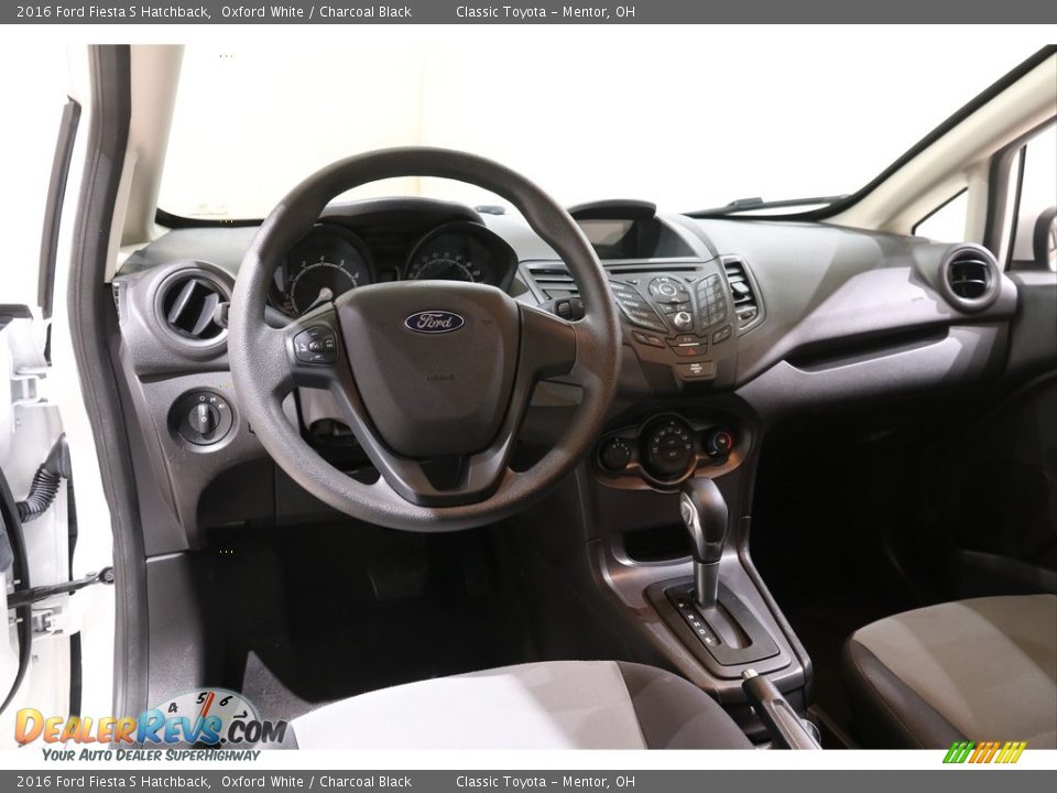 Dashboard of 2016 Ford Fiesta S Hatchback Photo #6