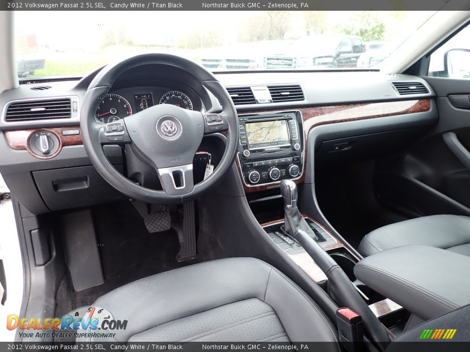 2012 Volkswagen Passat 2.5L SEL Candy White / Titan Black Photo #18