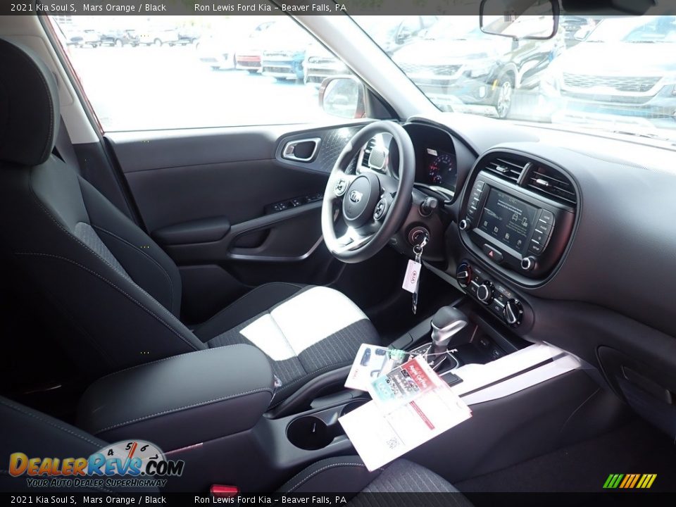 2021 Kia Soul S Mars Orange / Black Photo #12