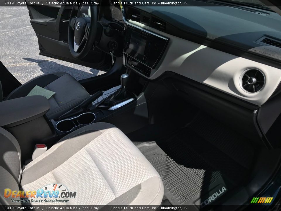 2019 Toyota Corolla L Galactic Aqua Mica / Steel Gray Photo #31