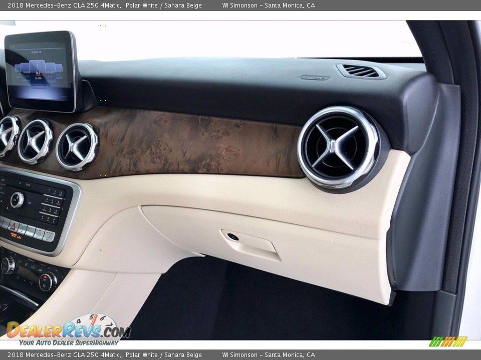 Dashboard of 2018 Mercedes-Benz GLA 250 4Matic Photo #16