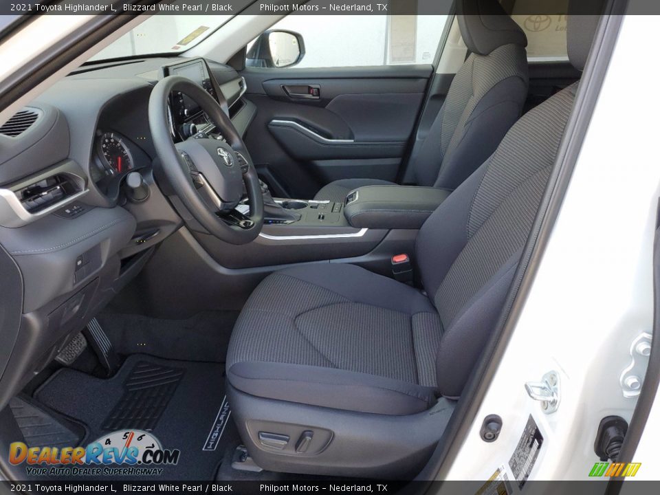 2021 Toyota Highlander L Blizzard White Pearl / Black Photo #4