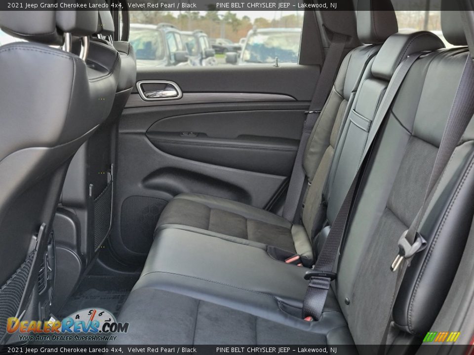 2021 Jeep Grand Cherokee Laredo 4x4 Velvet Red Pearl / Black Photo #9