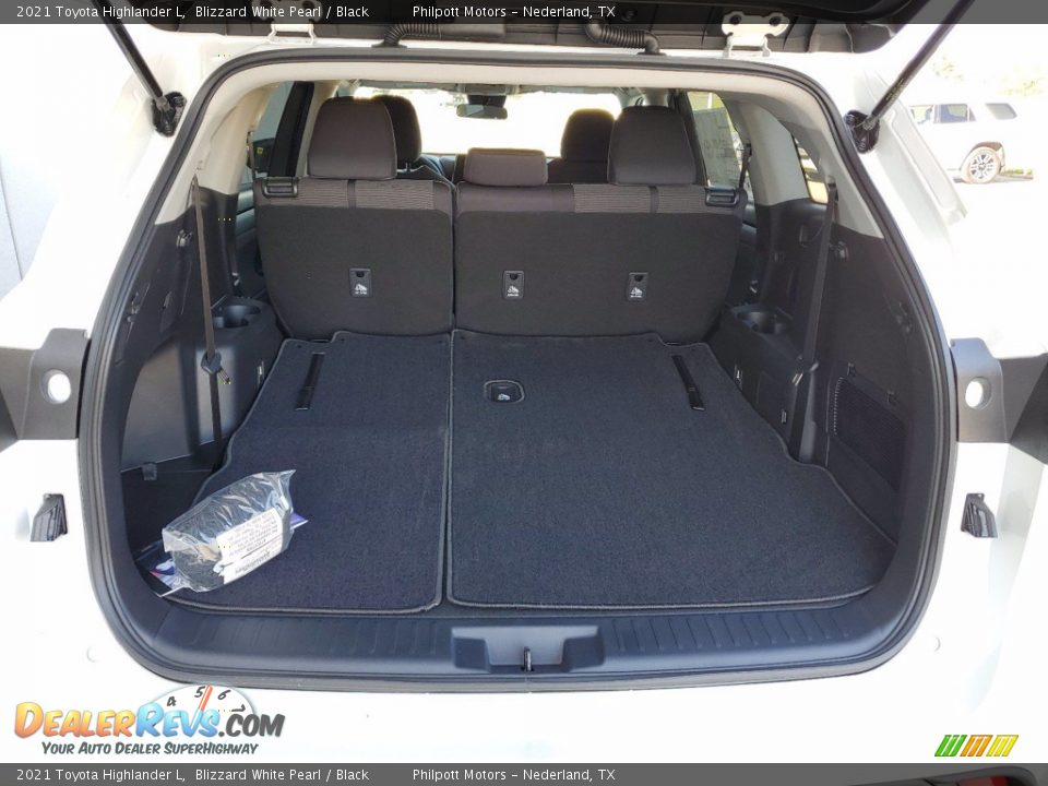 2021 Toyota Highlander L Blizzard White Pearl / Black Photo #21