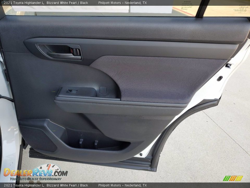 2021 Toyota Highlander L Blizzard White Pearl / Black Photo #22