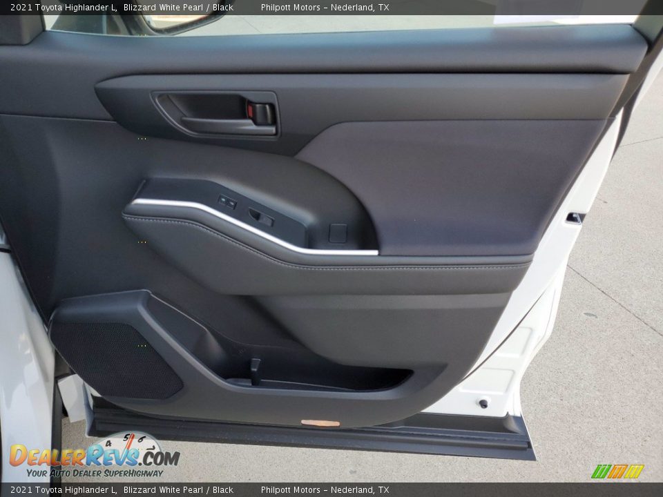 2021 Toyota Highlander L Blizzard White Pearl / Black Photo #24