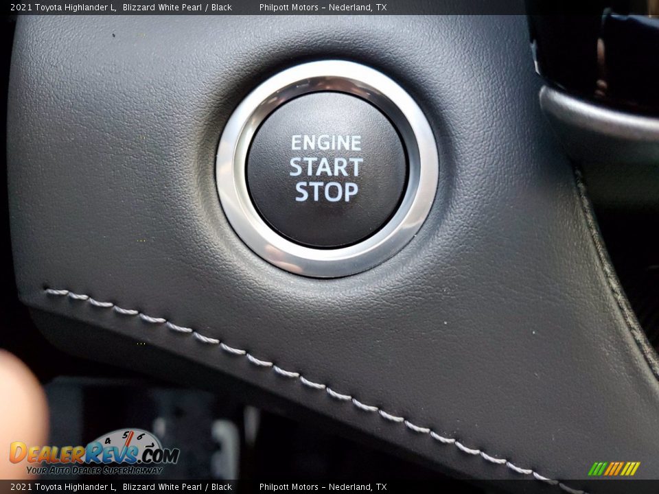 2021 Toyota Highlander L Blizzard White Pearl / Black Photo #27