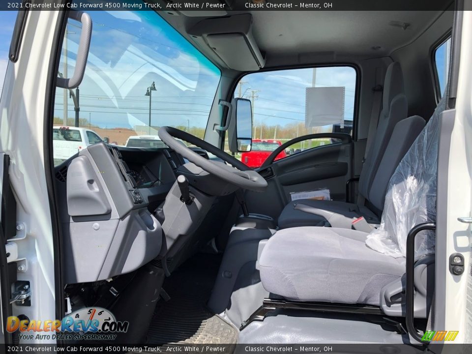 Front Seat of 2021 Chevrolet Low Cab Forward 4500 Moving Truck Photo #3