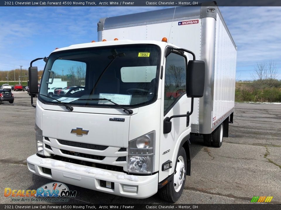 Front 3/4 View of 2021 Chevrolet Low Cab Forward 4500 Moving Truck Photo #1
