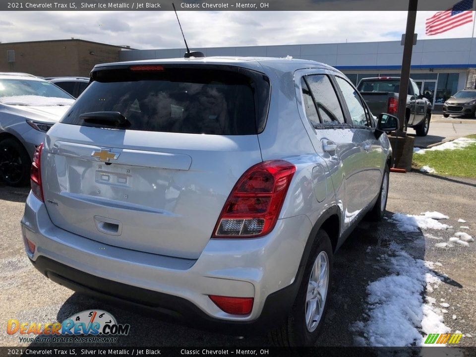 2021 Chevrolet Trax LS Silver Ice Metallic / Jet Black Photo #3