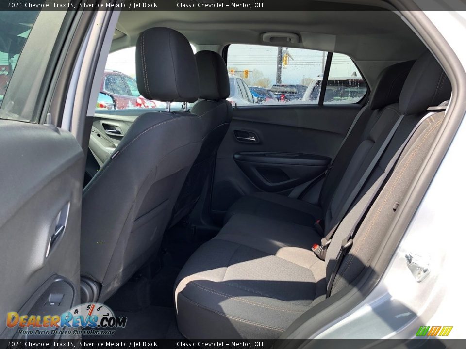 2021 Chevrolet Trax LS Silver Ice Metallic / Jet Black Photo #6