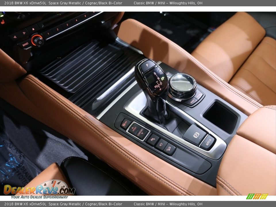 2018 BMW X6 xDrive50i Shifter Photo #14