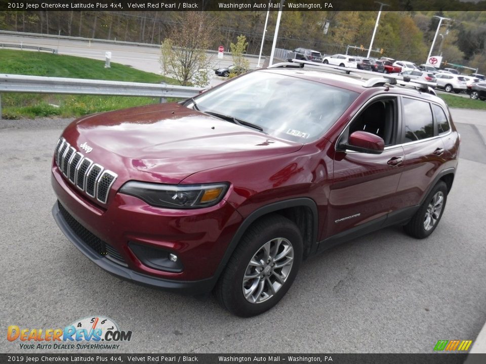 2019 Jeep Cherokee Latitude Plus 4x4 Velvet Red Pearl / Black Photo #12