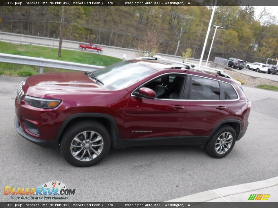 2019 Jeep Cherokee Latitude Plus 4x4 Velvet Red Pearl / Black Photo #13