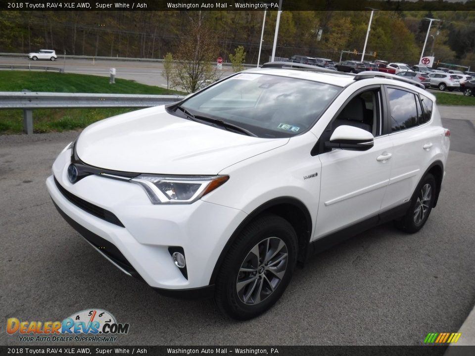 2018 Toyota RAV4 XLE AWD Super White / Ash Photo #13