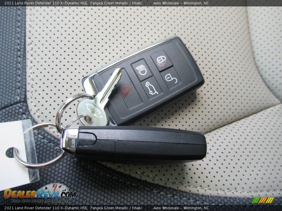 Keys of 2021 Land Rover Defender 110 X-Dynamic HSE Photo #20