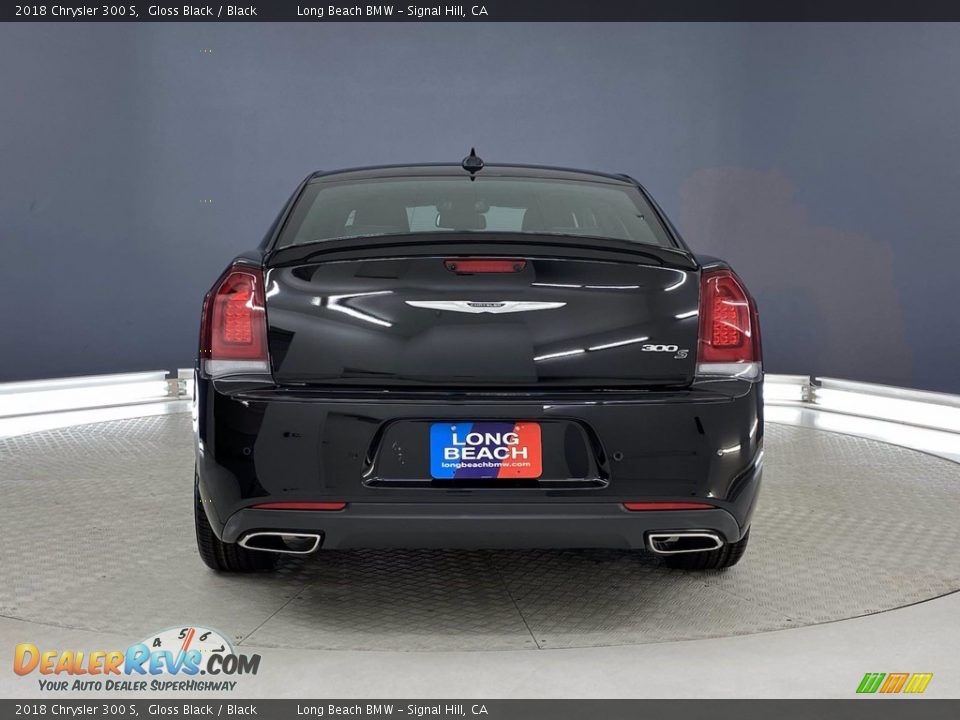 2018 Chrysler 300 S Gloss Black / Black Photo #4