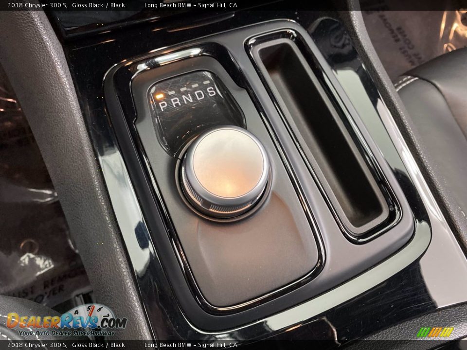 2018 Chrysler 300 S Shifter Photo #27