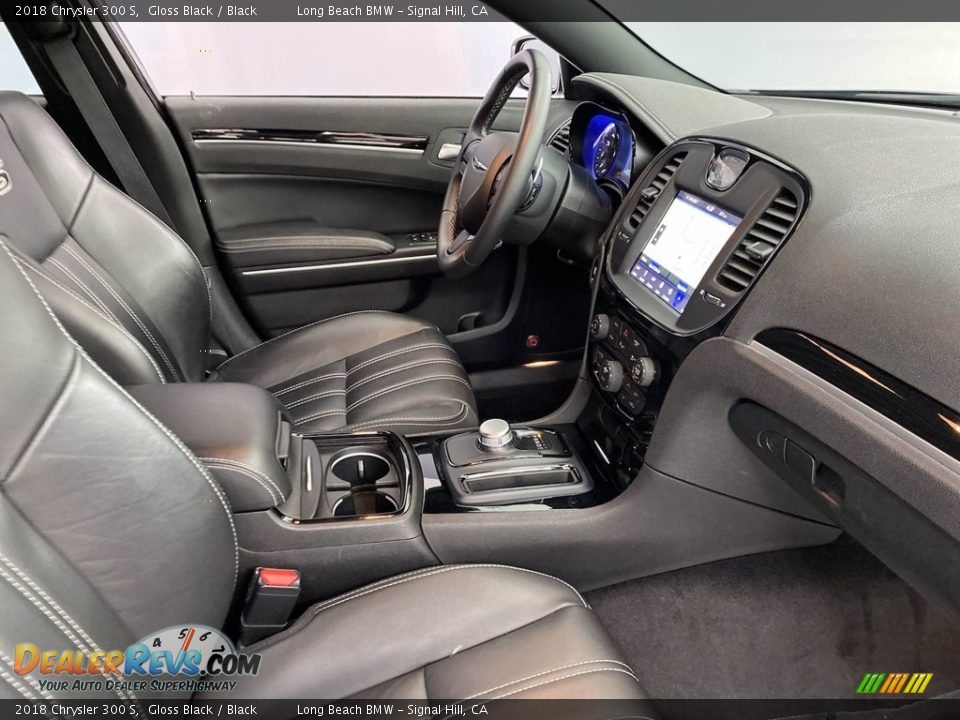 Dashboard of 2018 Chrysler 300 S Photo #30