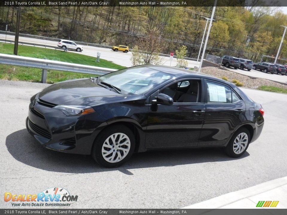 2018 Toyota Corolla LE Black Sand Pearl / Ash/Dark Gray Photo #10