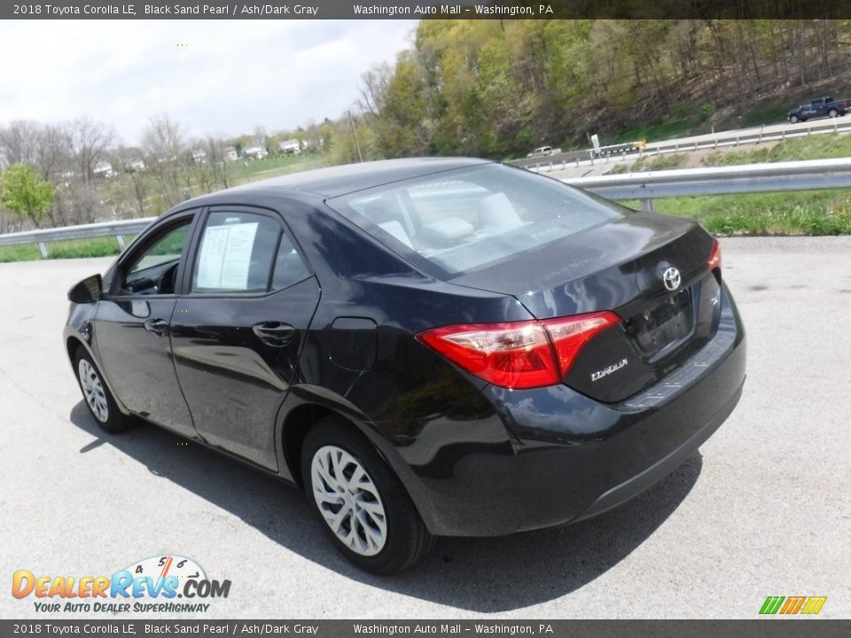 2018 Toyota Corolla LE Black Sand Pearl / Ash/Dark Gray Photo #11