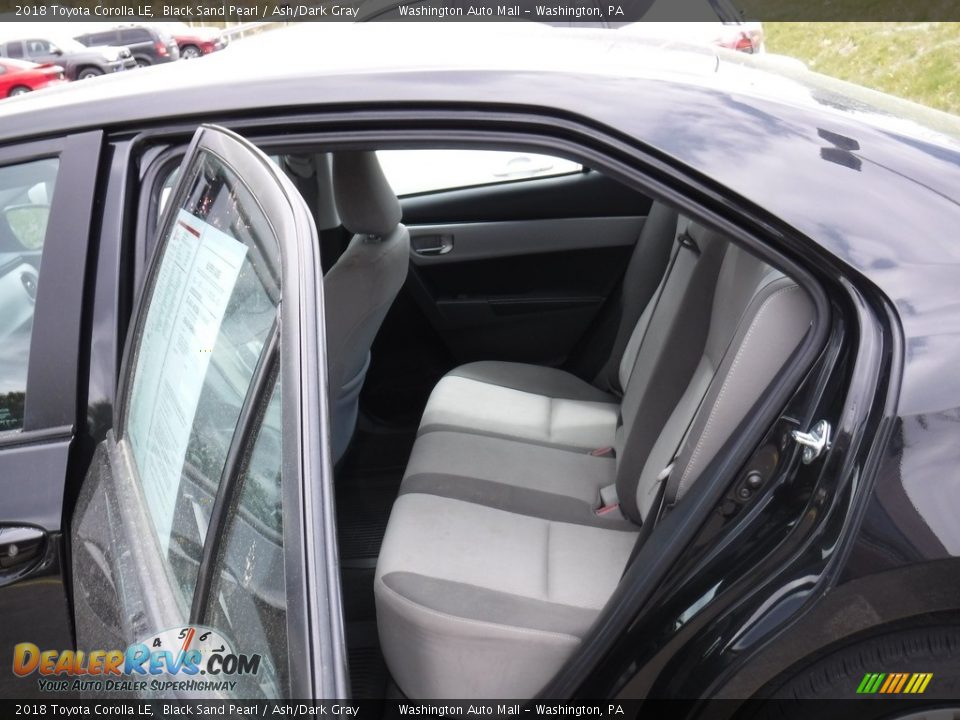 2018 Toyota Corolla LE Black Sand Pearl / Ash/Dark Gray Photo #22