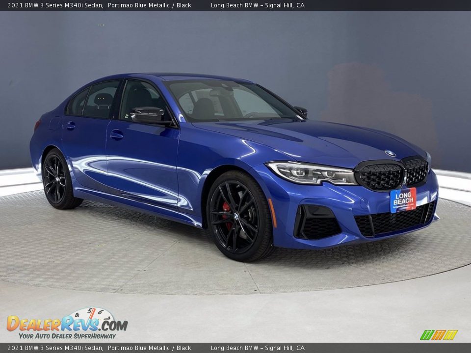 Front 3/4 View of 2021 BMW 3 Series M340i Sedan Photo #27