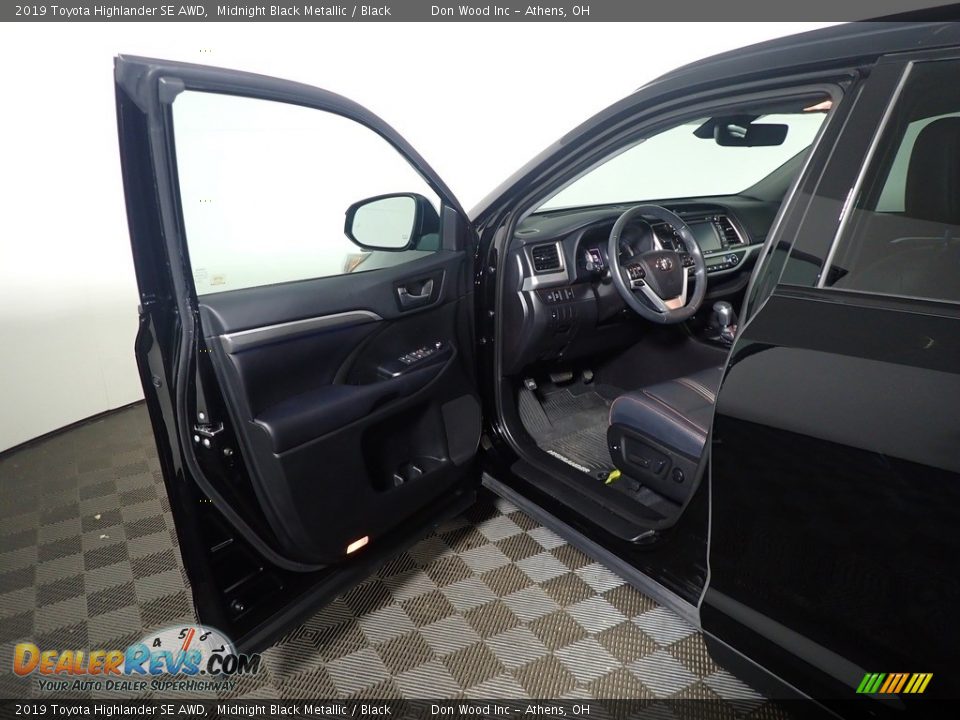 2019 Toyota Highlander SE AWD Midnight Black Metallic / Black Photo #25