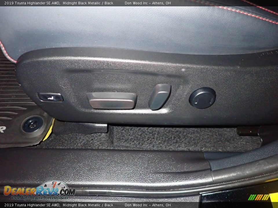 2019 Toyota Highlander SE AWD Midnight Black Metallic / Black Photo #28