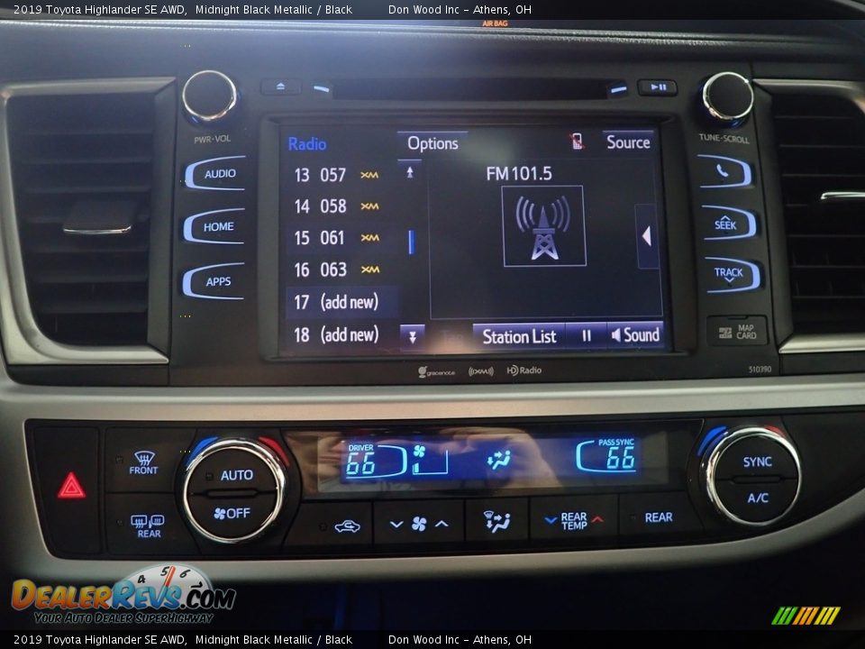 2019 Toyota Highlander SE AWD Midnight Black Metallic / Black Photo #31