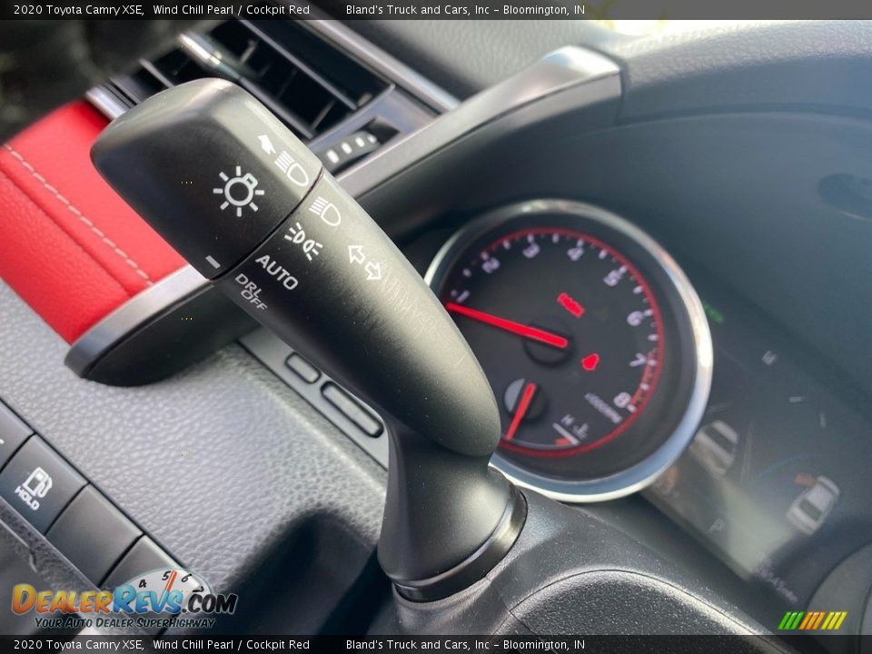 2020 Toyota Camry XSE Wind Chill Pearl / Cockpit Red Photo #24