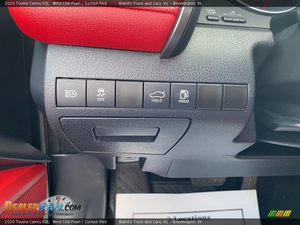 2020 Toyota Camry XSE Wind Chill Pearl / Cockpit Red Photo #26