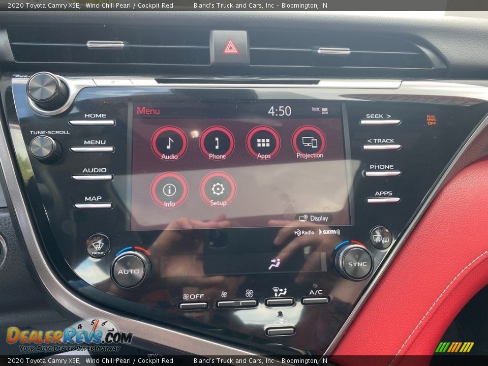 2020 Toyota Camry XSE Wind Chill Pearl / Cockpit Red Photo #32