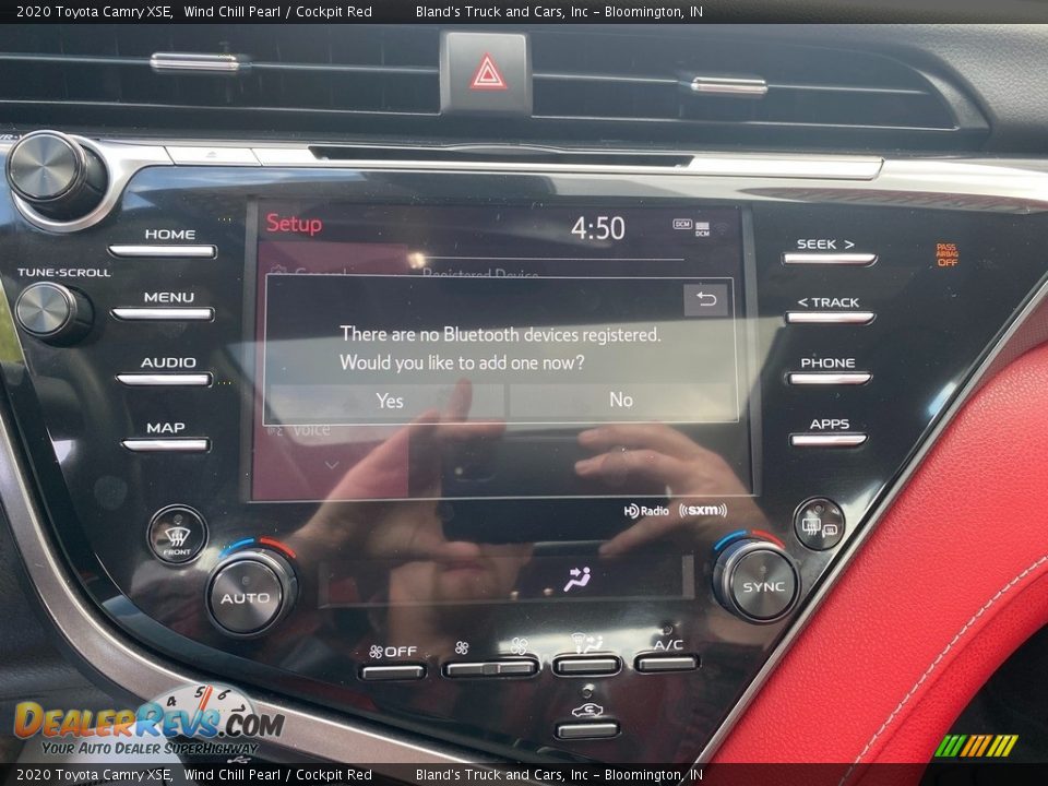 2020 Toyota Camry XSE Wind Chill Pearl / Cockpit Red Photo #33