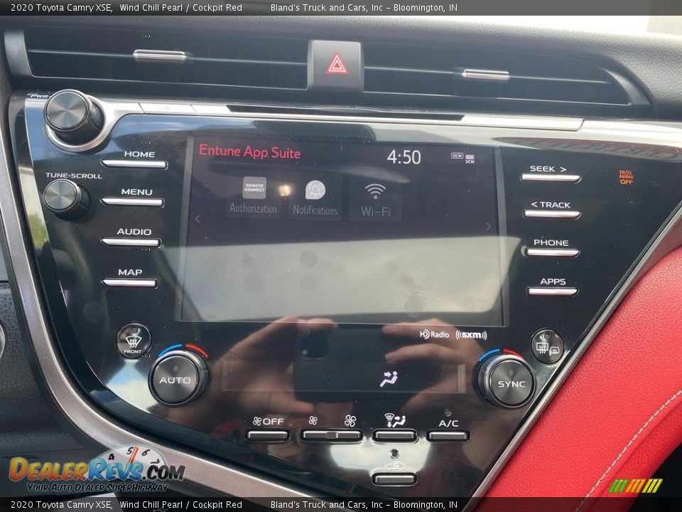 2020 Toyota Camry XSE Wind Chill Pearl / Cockpit Red Photo #34