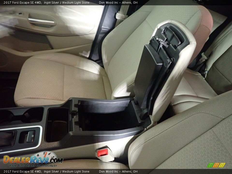 2017 Ford Escape SE 4WD Ingot Silver / Medium Light Stone Photo #34