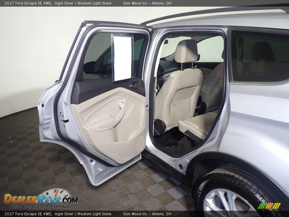 2017 Ford Escape SE 4WD Ingot Silver / Medium Light Stone Photo #35