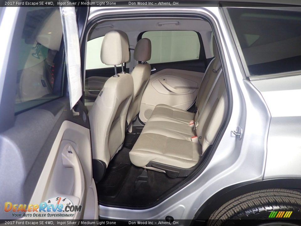 2017 Ford Escape SE 4WD Ingot Silver / Medium Light Stone Photo #36