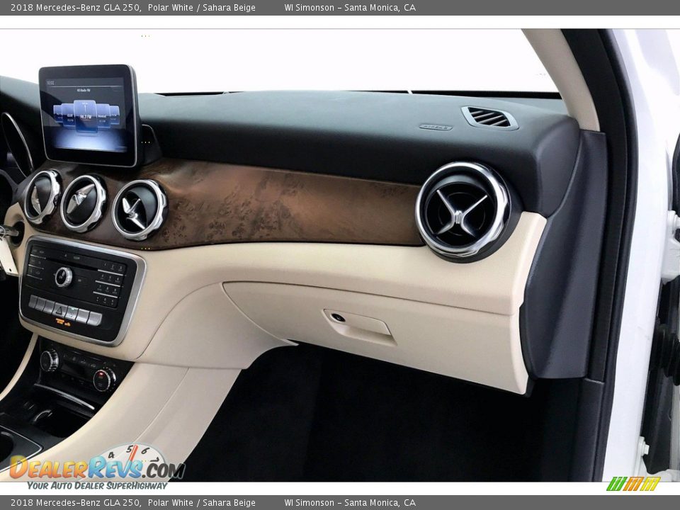 2018 Mercedes-Benz GLA 250 Polar White / Sahara Beige Photo #16