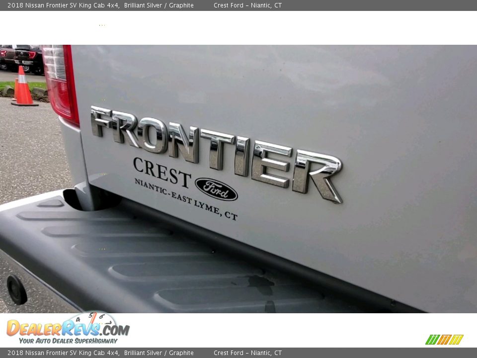 2018 Nissan Frontier SV King Cab 4x4 Brilliant Silver / Graphite Photo #10