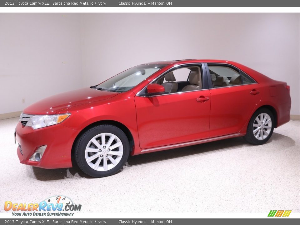 2013 Toyota Camry XLE Barcelona Red Metallic / Ivory Photo #3
