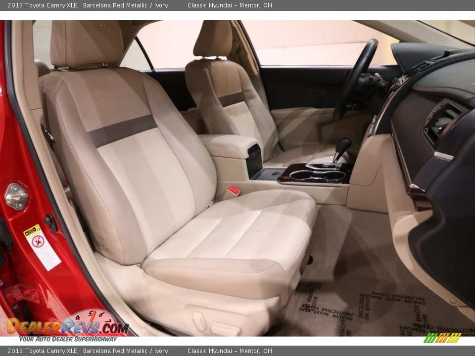 2013 Toyota Camry XLE Barcelona Red Metallic / Ivory Photo #14