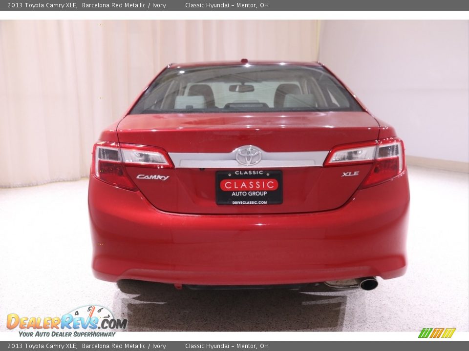 2013 Toyota Camry XLE Barcelona Red Metallic / Ivory Photo #17