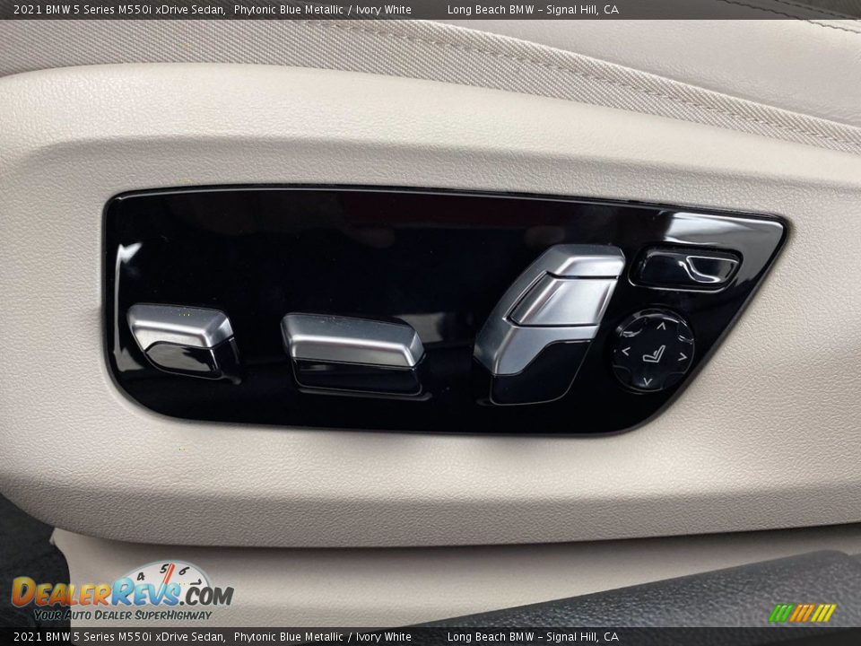 2021 BMW 5 Series M550i xDrive Sedan Phytonic Blue Metallic / Ivory White Photo #11