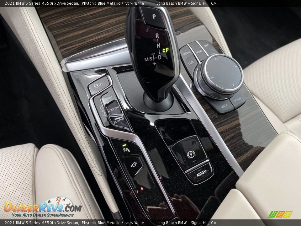 2021 BMW 5 Series M550i xDrive Sedan Shifter Photo #22