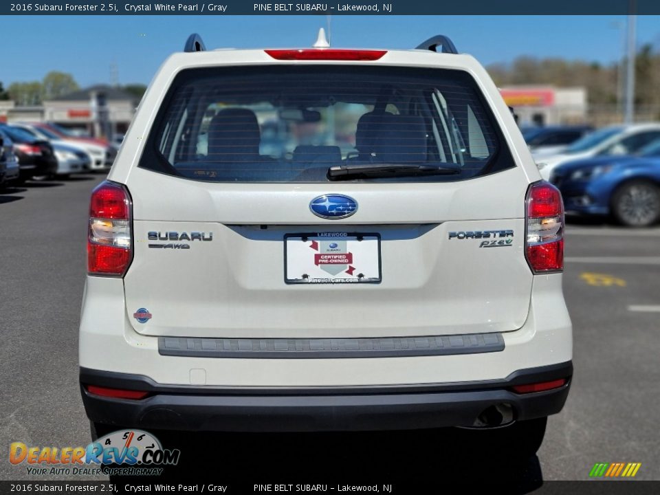 2016 Subaru Forester 2.5i Crystal White Pearl / Gray Photo #4