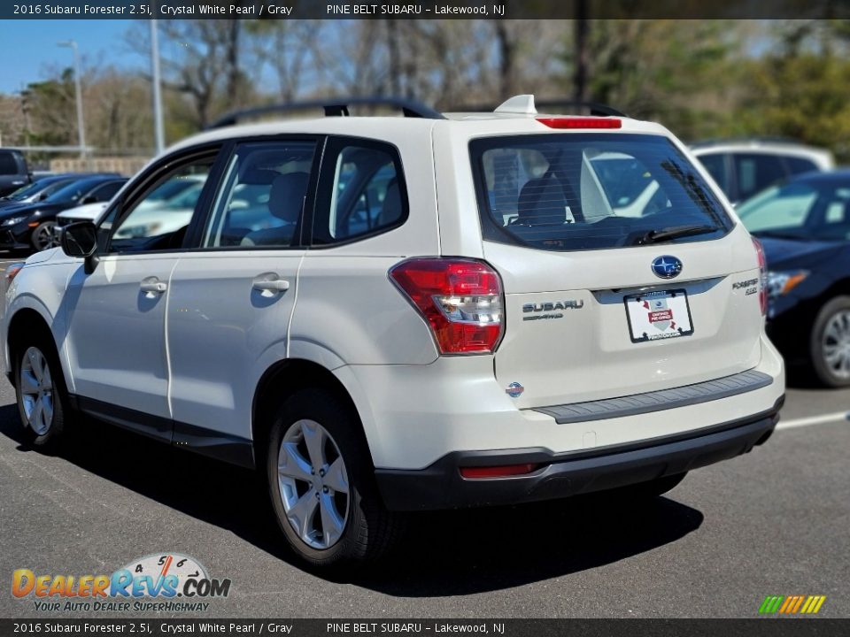 2016 Subaru Forester 2.5i Crystal White Pearl / Gray Photo #5