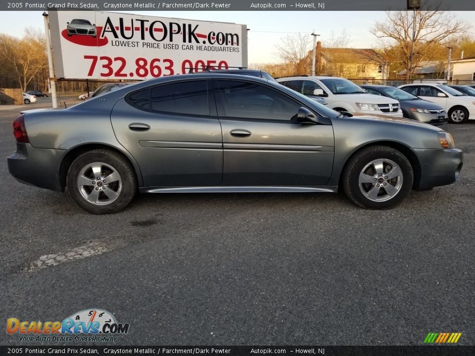 2005 Pontiac Grand Prix Sedan Graystone Metallic / Parchment/Dark Pewter Photo #2