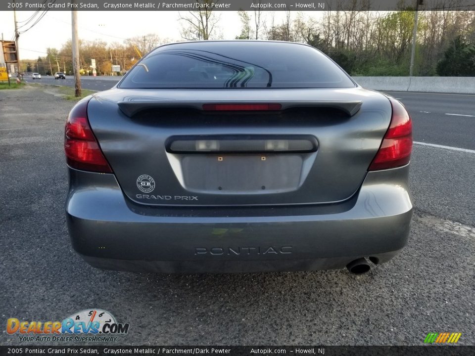 2005 Pontiac Grand Prix Sedan Graystone Metallic / Parchment/Dark Pewter Photo #4