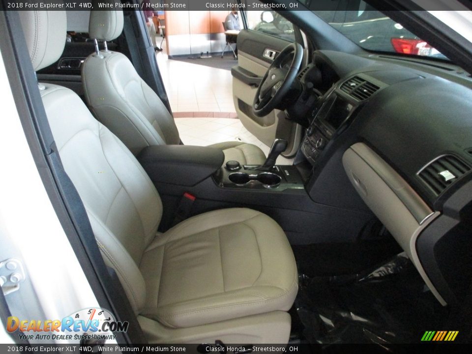 2018 Ford Explorer XLT 4WD White Platinum / Medium Stone Photo #16